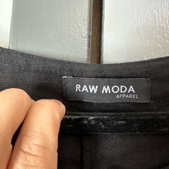 Raw Moda Linen Dress - Picture 2 of 4
